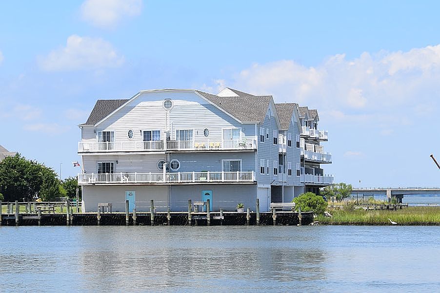 1st image of 6153 Marsh Island Dr