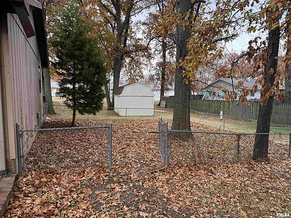 4th image of 18 Jamestown Cir