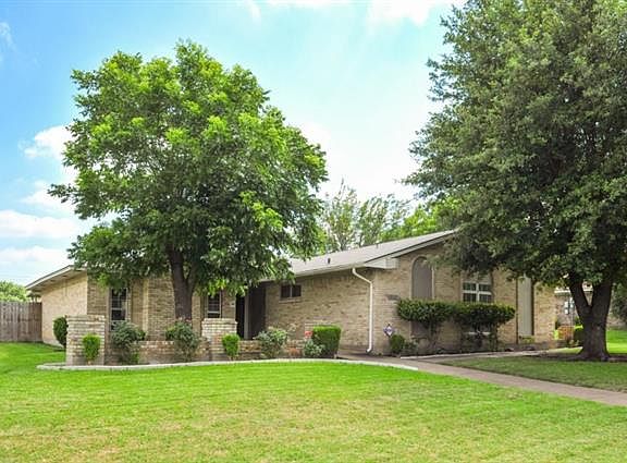 2nd image of 1012 Hillcrest Dr