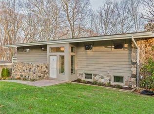 38 Preston St, Huntington, NY 11743