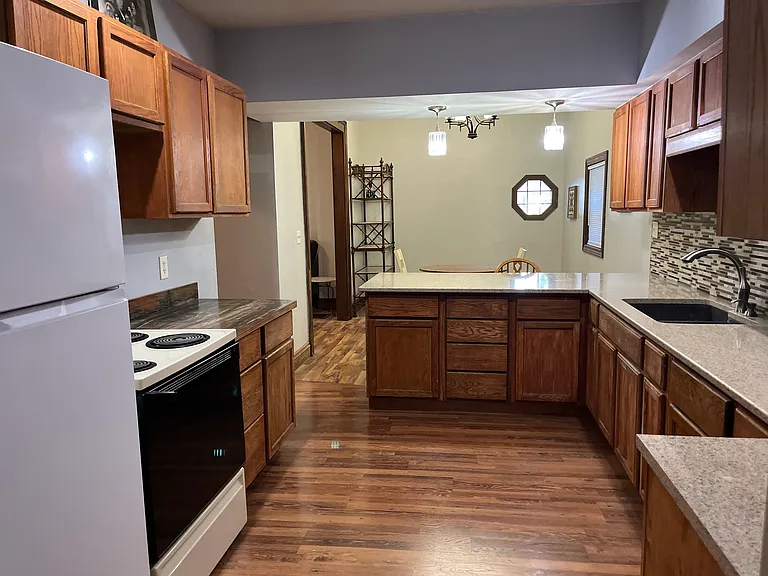 1158 Laurel St #1 — Photo 6