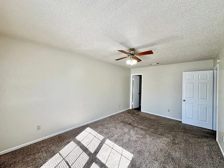 3004 Chaucer Dr — Photo 16