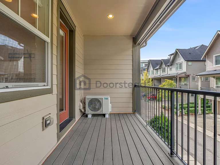 1333 Chelsea Walk NE — Photo 22