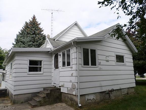 2nd image of 2203 Birchard Ave