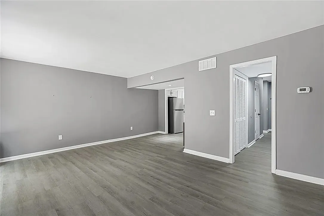3 bed, 1.5 bath, 1250 sqft, $1,300 — Photo 4