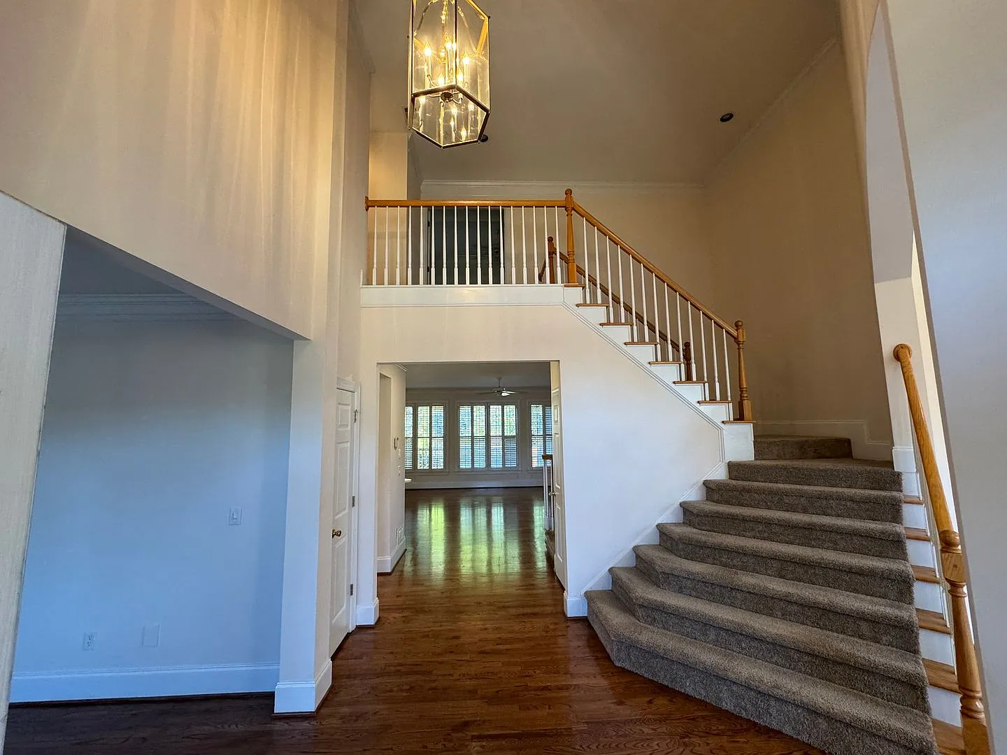 3281 Winthrop Cr. — Photo 3