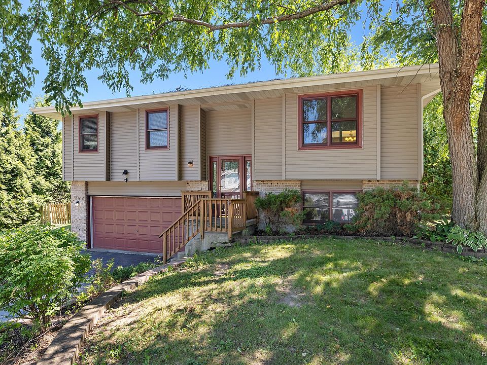 1st image of 558 Barbary Ln