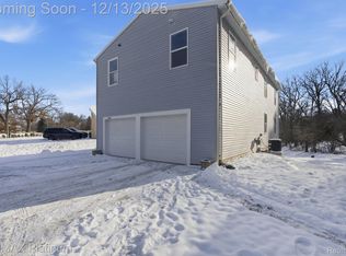 2424 Fisher Rd, Howell, MI 48855