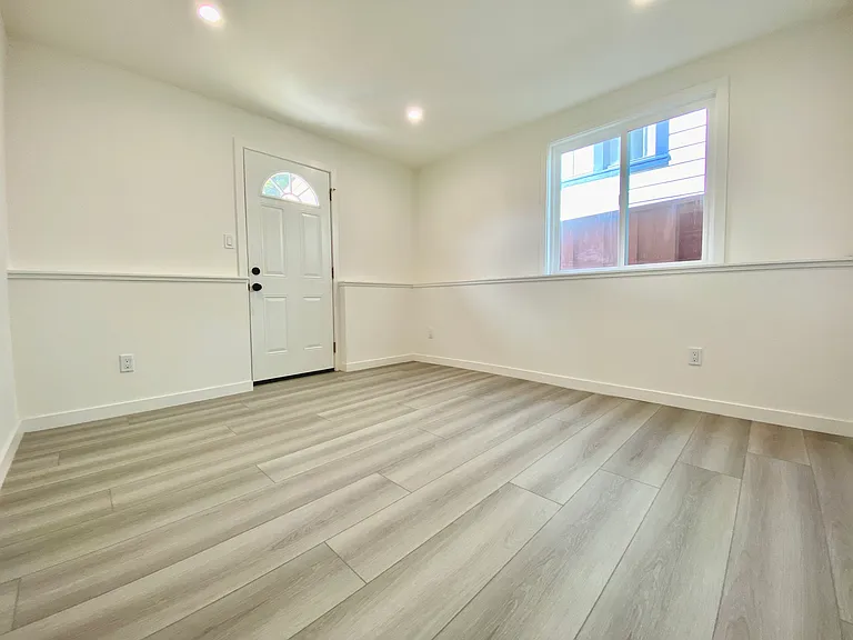 908 Vienna St — Photo 8