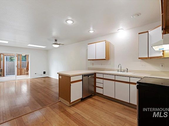 4th image of 3881 W Adobe Ct