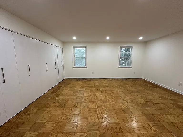 Melrose Apartments — Photo 41