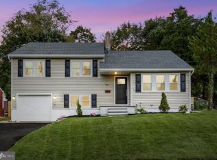 942 Woodlane Rd, Mount Holly, NJ 08060