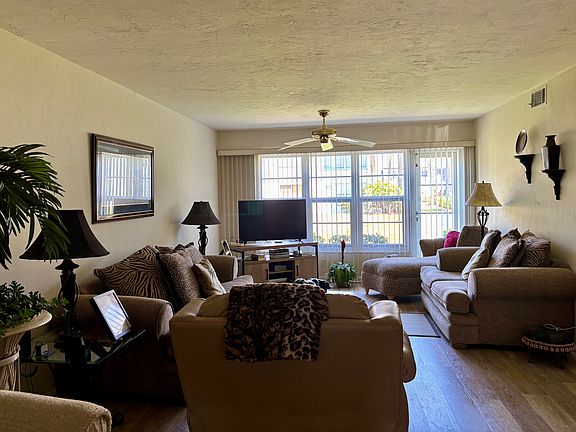 2nd image of 3625 Arctic Cir