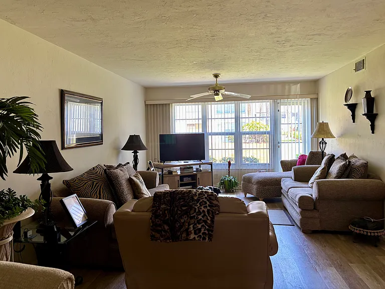 3625 Arctic Cir — Photo 2