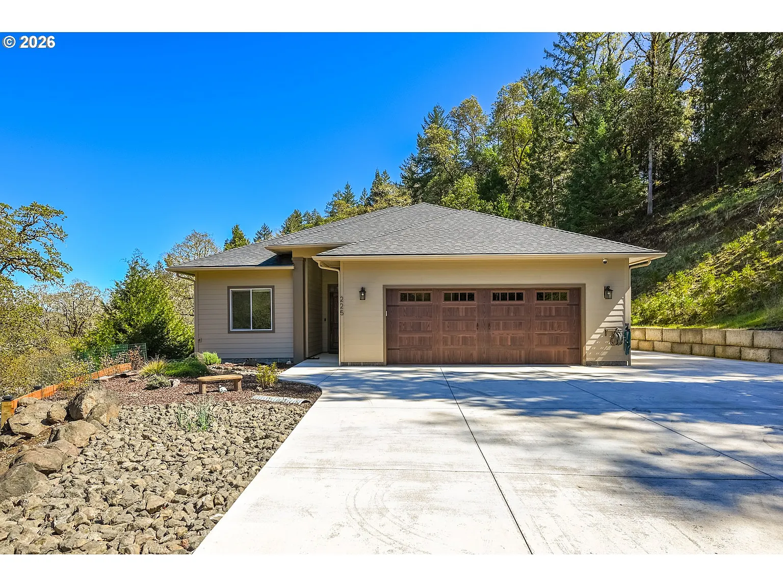 225 Summit Ridge Ln photo 1