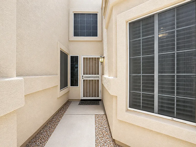 9047 W Port Royale Ln — Photo 3