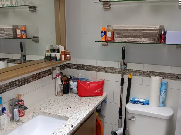 9811 Seaview Avenue image 8 of 28