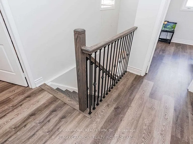 49 Convoy Cres — Photo 22