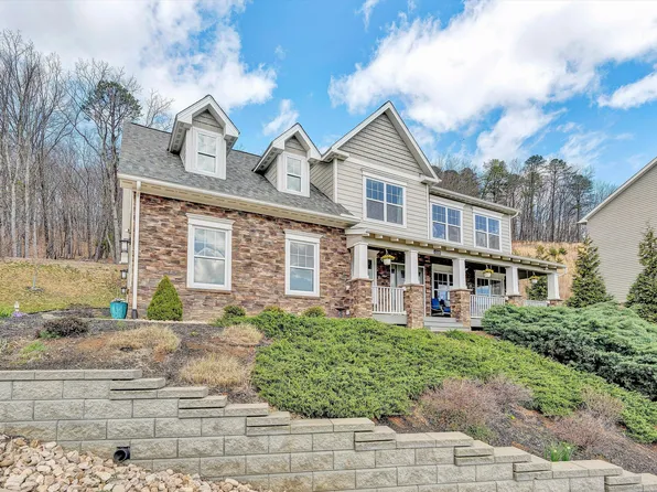 4208 Campbell View Ln, Roanoke, VA 24018