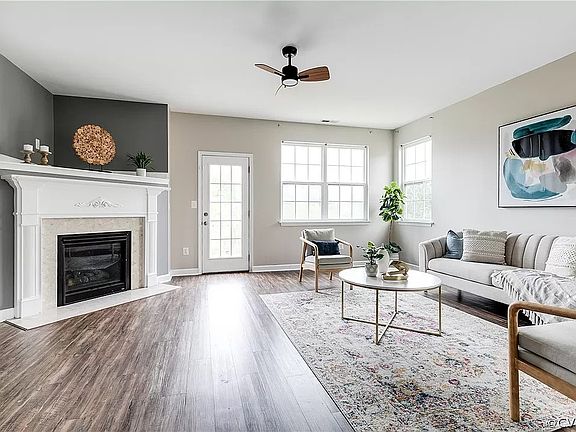 5th image of 4827 Sapphire Dr
