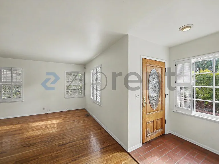 2504 Palm Ave — Photo 3