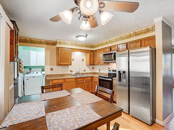 3rd image of 3851 Bayberry Dr