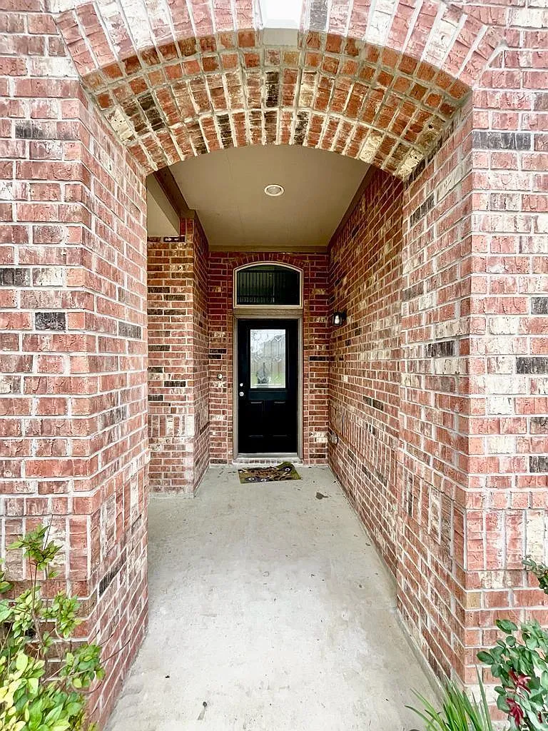 4 bed, 3.5 bath, 3493 sqft, $3,185 — Photo 2