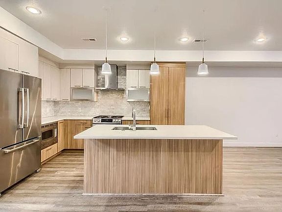 5th image of 3536 Navajo St #102