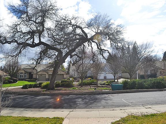 3rd image of 404 Hearthstone Ct