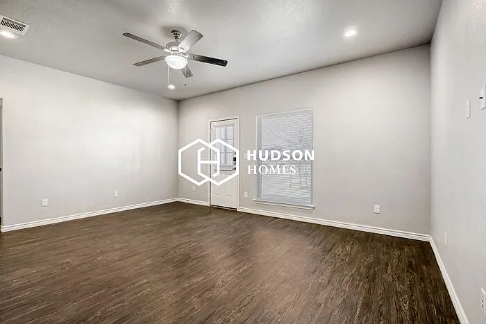 2 bed, 2.0 bath, 1218 sqft, $1,099 — Photo 3