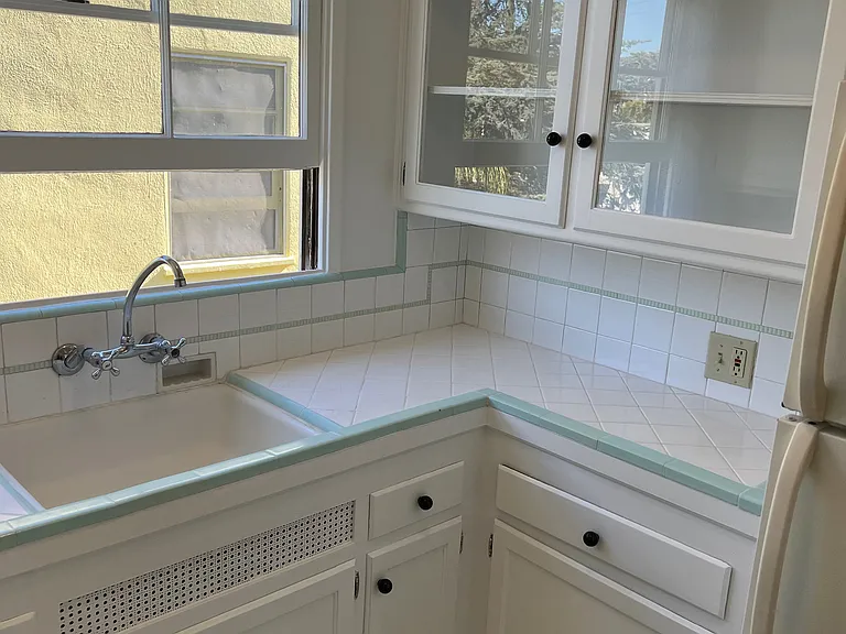 330 N Gardner St #3 — Photo 11