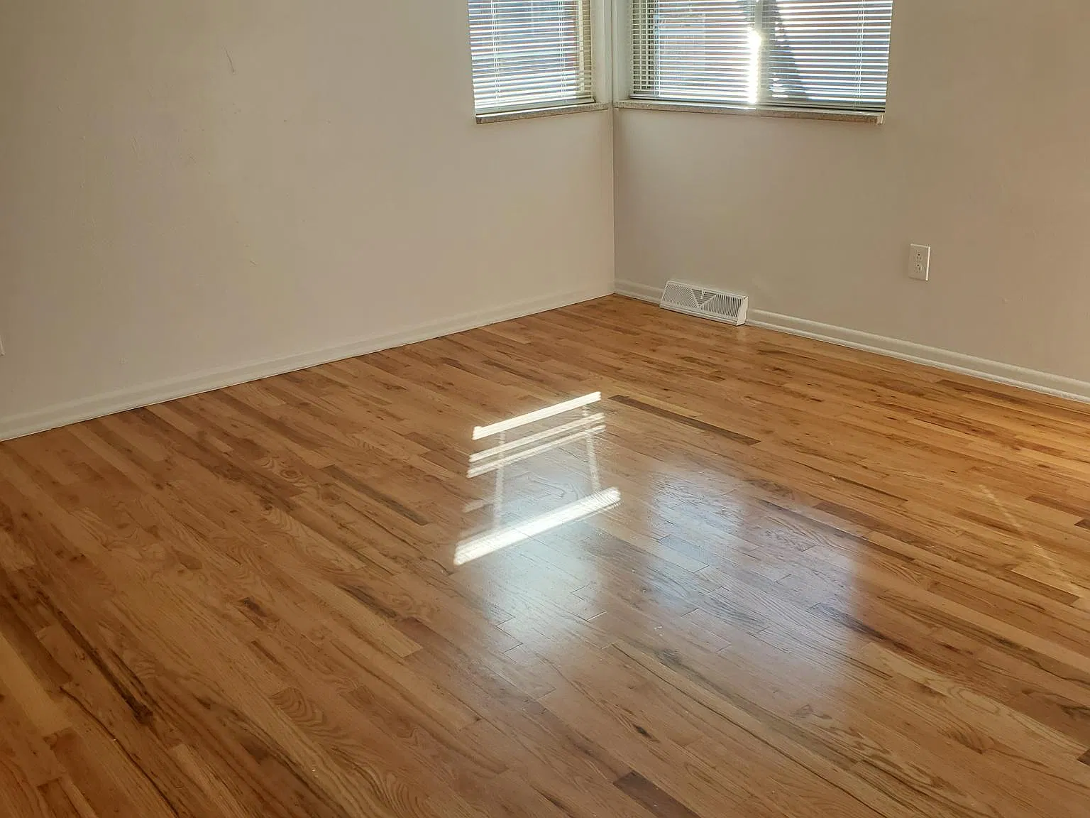 2 bed, 1080 sqft, $1,400 — Photo 4