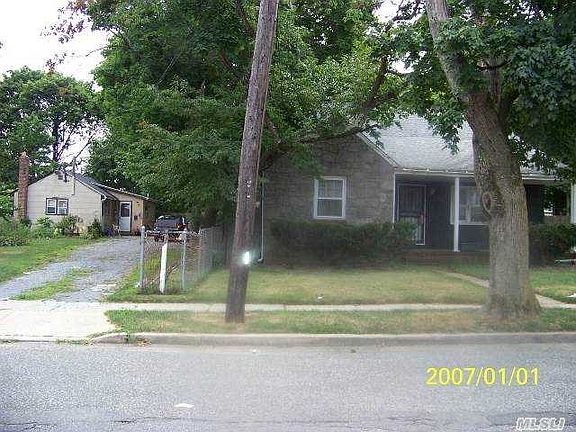 3rd image of 188 Forest Ave