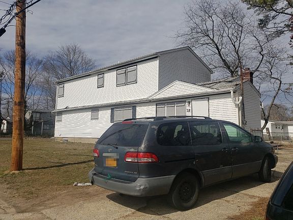 2nd image of 25 Laurel Dr