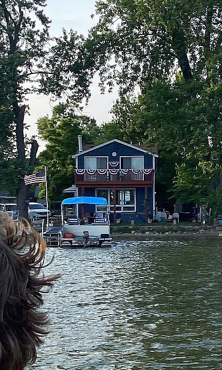 1st image of 105 Lakeside Dr
