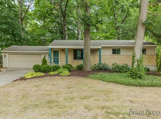 4800 Brookgate Dr NW, Comstock Park, MI 49321