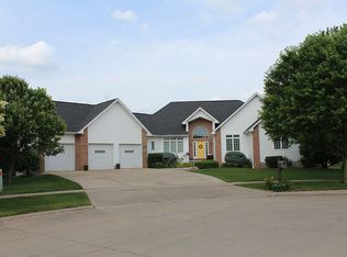 2907 Cobblestone Ct, Cedar Falls, IA 50613
