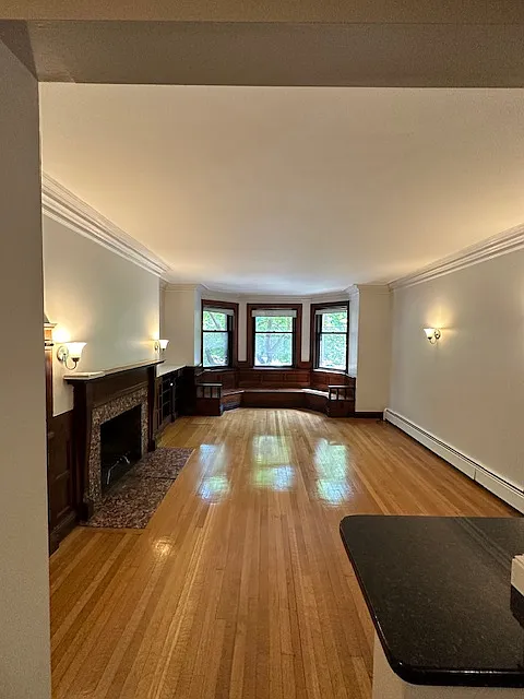 2 bed, 1100 sqft, $4,700 — Photo 3