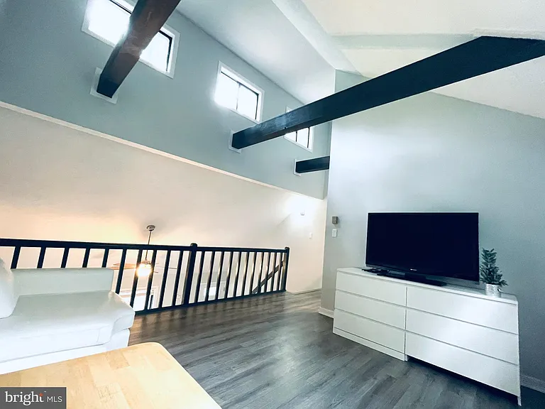 1371 Winding Way — Photo 14