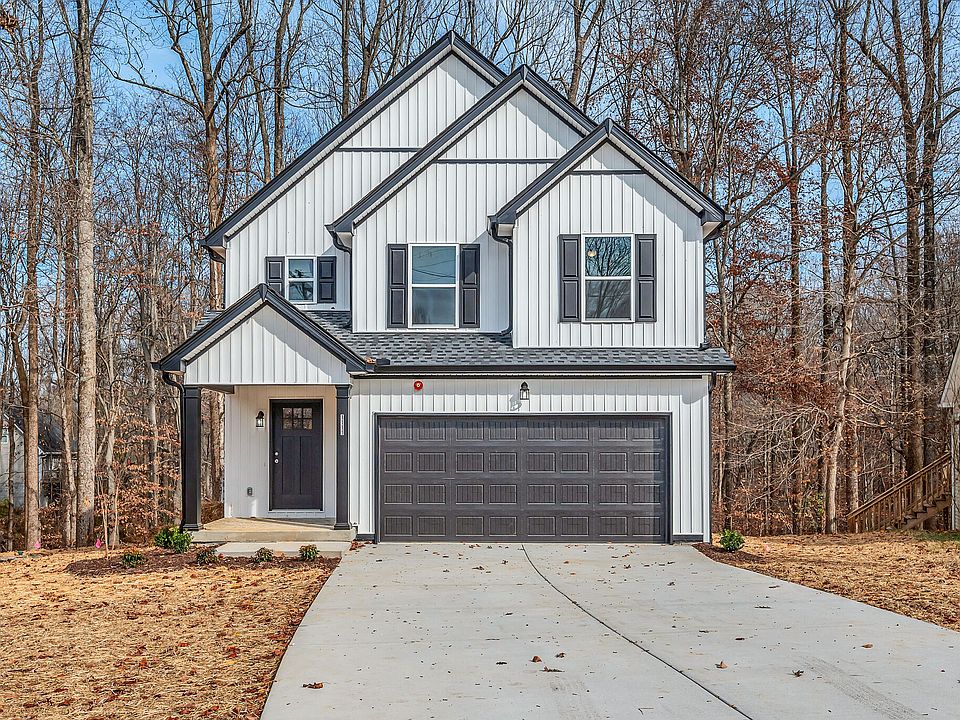 Welcome home to 1111 Heather Drive. Built in 2023 with all the modern conveniences. Quiet neighborhood. No traffic. Low upkeep yard. Sumner County Schools. What more could you ask for?
