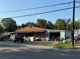 1015 Trenton Ave, Uhrichsville, OH 44683