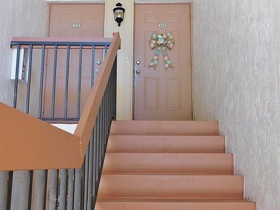 4th image of 5475 Peppertree Dr #10
