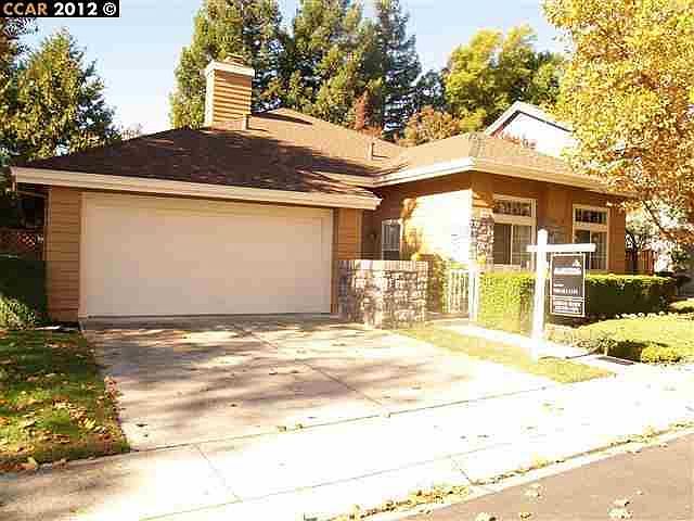 1st image of 415 Triomphe Ct