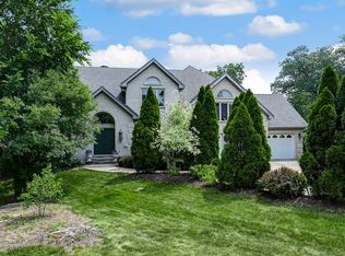 3 Enclave Ct, Burr Ridge, IL 60527