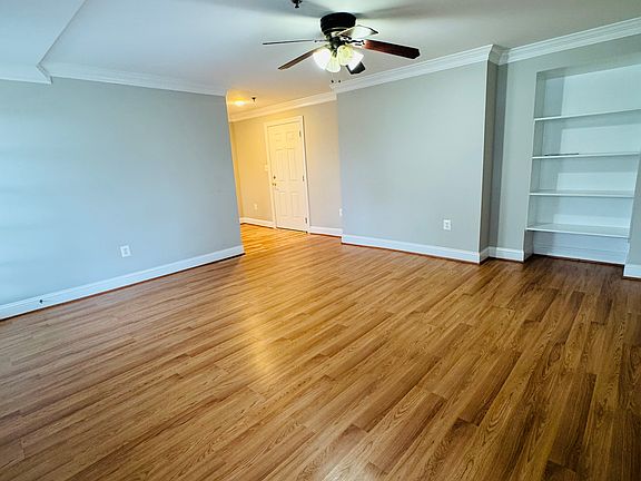 4th image of 194 E Lee St APT 1C