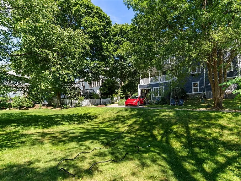 161 Highland Ave — Photo 28