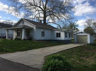 1707 Green Valley Rd, Saint Joseph, MO 64505