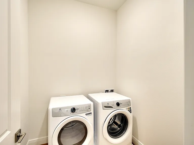 600 3rd Ave S #504 — Photo 24