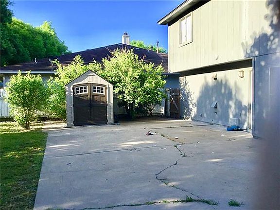 3rd image of 13711 Cambourne Dr