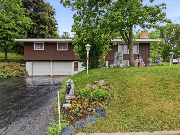 2316 5th Street E, Menomonie, WI 54751